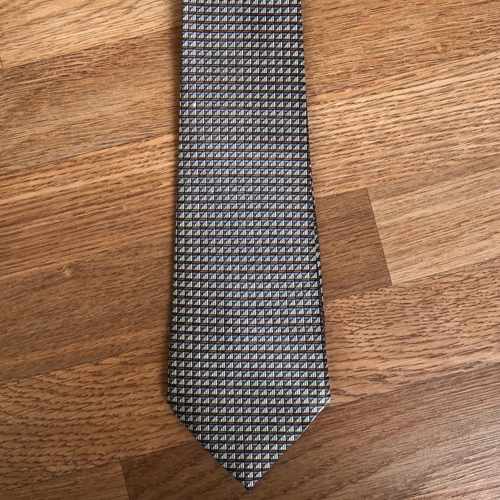 Silk tie
